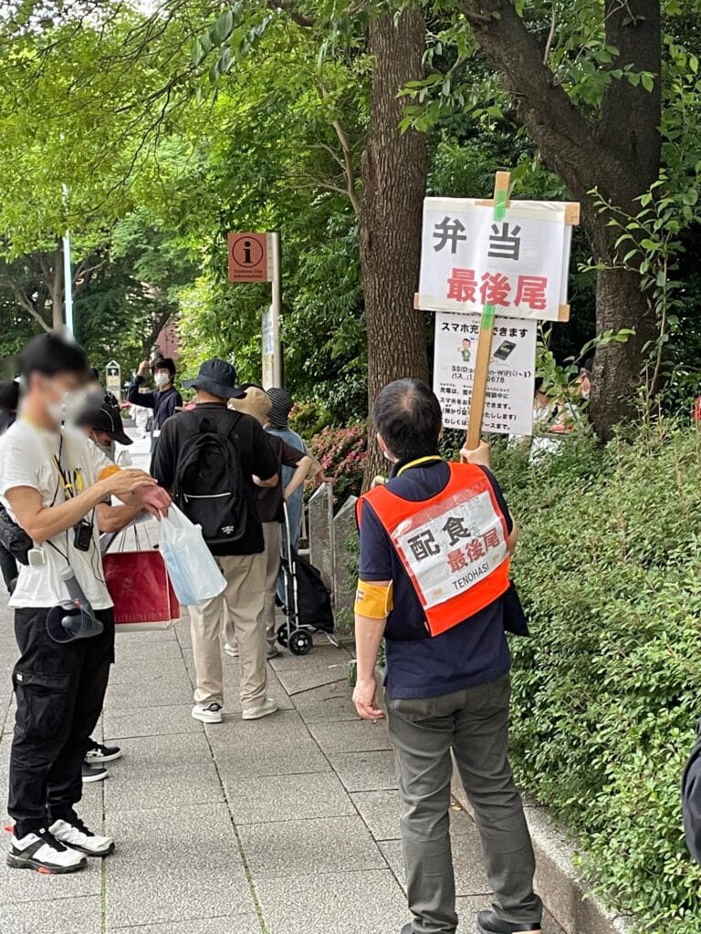 Reporting on TAKIDASHI Soup kitchen03